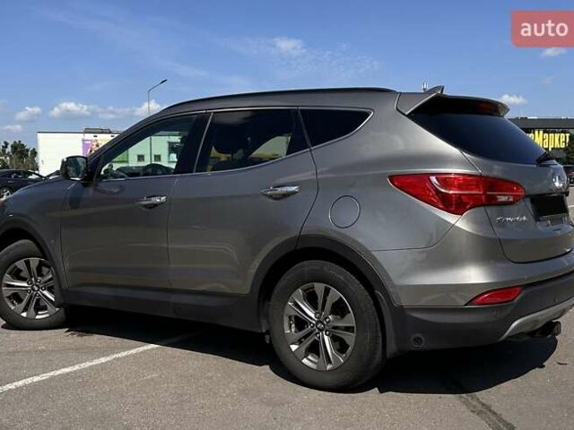 Сірий Хендай Санта Фе, об'ємом двигуна 2.4 л та пробігом 117 тис. км за 17950 $, фото 2 на Automoto.ua