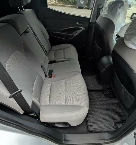 Серый Хендай Санта Фе, объемом двигателя 2.36 л и пробегом 155 тыс. км за 13300 $, фото 14 на Automoto.ua