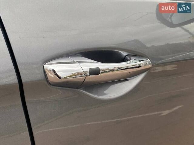 Серый Хендай Санта Фе, объемом двигателя 2.2 л и пробегом 141 тыс. км за 19900 $, фото 26 на Automoto.ua