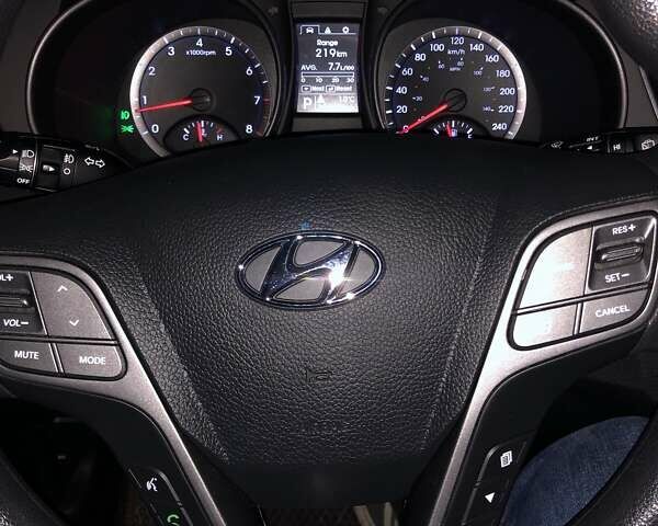 Серый Хендай Санта Фе, объемом двигателя 2.4 л и пробегом 191 тыс. км за 15000 $, фото 14 на Automoto.ua