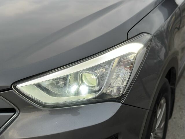 Серый Хендай Санта Фе, объемом двигателя 2.4 л и пробегом 147 тыс. км за 17399 $, фото 23 на Automoto.ua