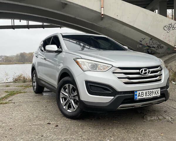 Серый Хендай Санта Фе, объемом двигателя 2.36 л и пробегом 183 тыс. км за 13800 $, фото 2 на Automoto.ua