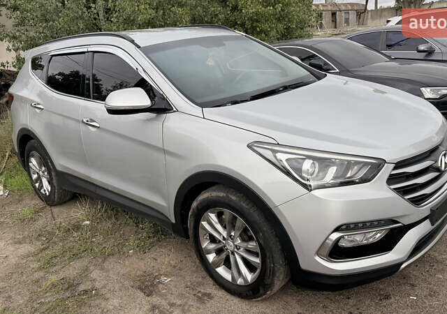 Серый Хендай Санта Фе, объемом двигателя 2 л и пробегом 126 тыс. км за 19000 $, фото 12 на Automoto.ua