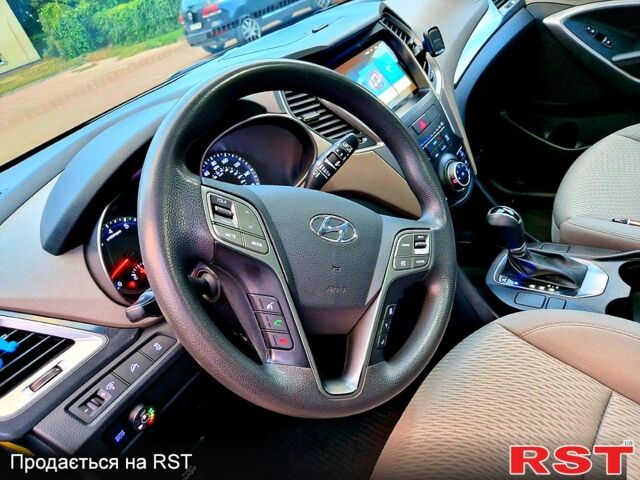 Серый Хендай Санта Фе, объемом двигателя 2.4 л и пробегом 200 тыс. км за 14000 $, фото 2 на Automoto.ua