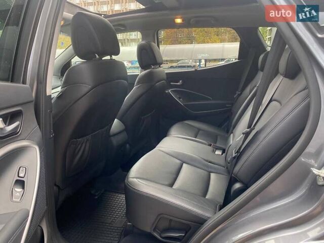 Серый Хендай Санта Фе, объемом двигателя 2.2 л и пробегом 141 тыс. км за 19900 $, фото 11 на Automoto.ua