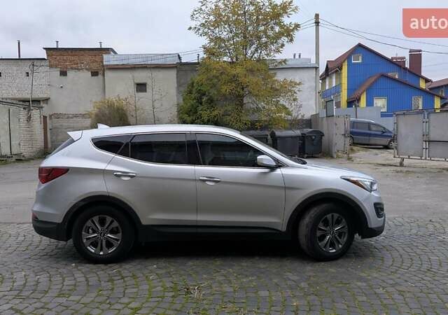 Серый Хендай Санта Фе, объемом двигателя 2.36 л и пробегом 155 тыс. км за 13300 $, фото 6 на Automoto.ua