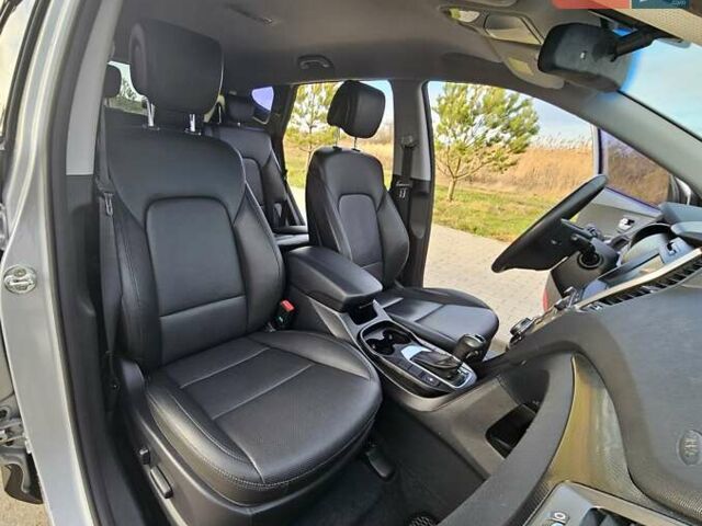 Сірий Хендай Санта Фе, об'ємом двигуна 2 л та пробігом 164 тис. км за 18800 $, фото 26 на Automoto.ua