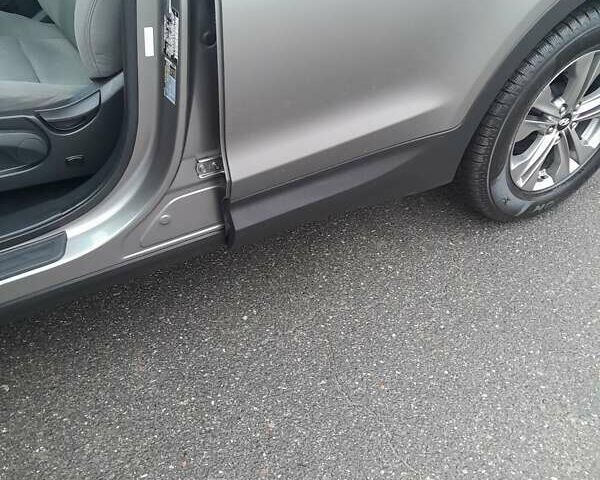 Серый Хендай Санта Фе, объемом двигателя 2.36 л и пробегом 285 тыс. км за 12700 $, фото 18 на Automoto.ua