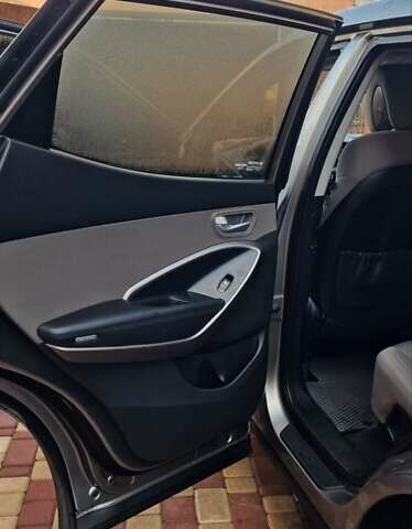 Серый Хендай Санта Фе, объемом двигателя 2.36 л и пробегом 145 тыс. км за 14200 $, фото 2 на Automoto.ua