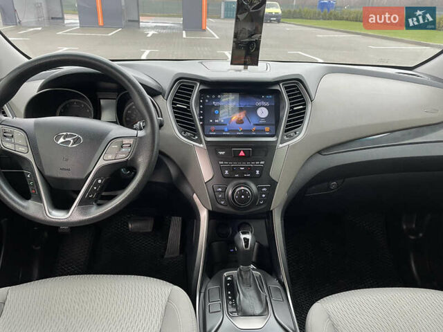 Серый Хендай Санта Фе, объемом двигателя 2.36 л и пробегом 183 тыс. км за 13800 $, фото 51 на Automoto.ua
