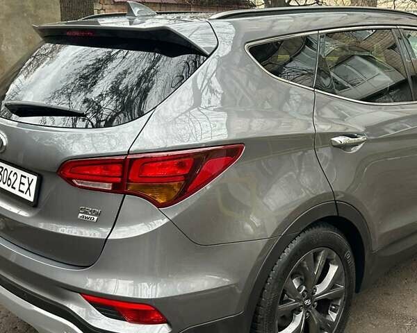 Серый Хендай Санта Фе, объемом двигателя 2.2 л и пробегом 179 тыс. км за 21500 $, фото 7 на Automoto.ua