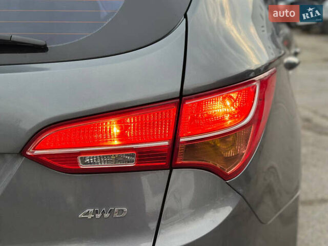 Сірий Хендай Санта Фе, об'ємом двигуна 2.4 л та пробігом 147 тис. км за 17400 $, фото 44 на Automoto.ua