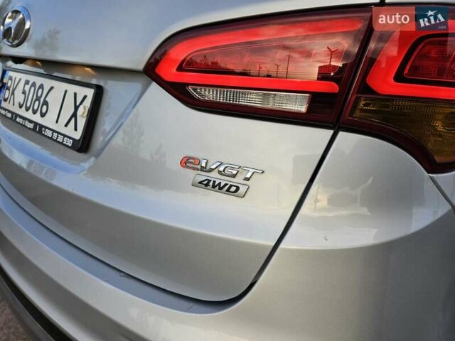 Сірий Хендай Санта Фе, об'ємом двигуна 2 л та пробігом 164 тис. км за 18800 $, фото 7 на Automoto.ua