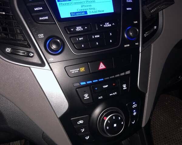 Серый Хендай Санта Фе, объемом двигателя 2.4 л и пробегом 191 тыс. км за 15000 $, фото 15 на Automoto.ua