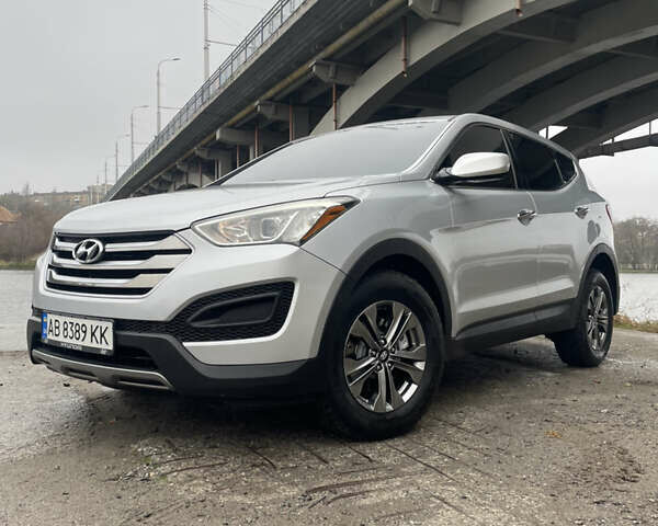Серый Хендай Санта Фе, объемом двигателя 2.36 л и пробегом 183 тыс. км за 13800 $, фото 1 на Automoto.ua