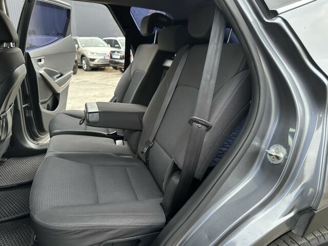 Серый Хендай Санта Фе, объемом двигателя 2.4 л и пробегом 147 тыс. км за 17399 $, фото 8 на Automoto.ua