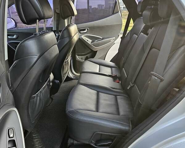 Сірий Хендай Санта Фе, об'ємом двигуна 2 л та пробігом 164 тис. км за 18800 $, фото 21 на Automoto.ua