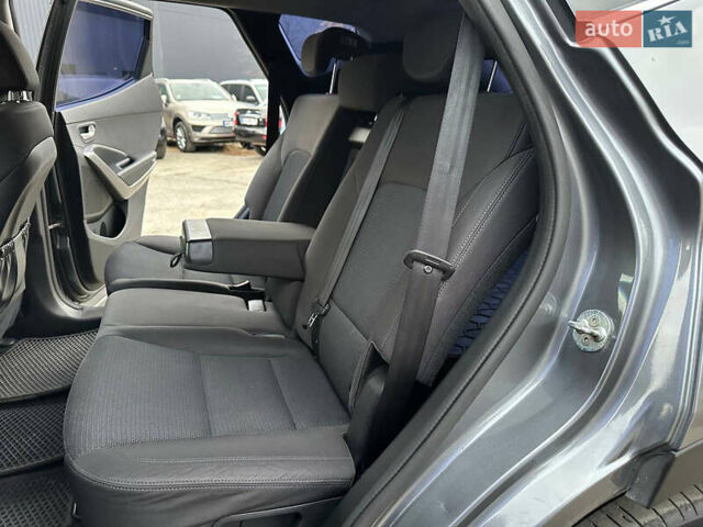 Сірий Хендай Санта Фе, об'ємом двигуна 2.4 л та пробігом 147 тис. км за 17400 $, фото 20 на Automoto.ua