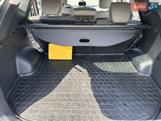 Сірий Хендай Санта Фе, об'ємом двигуна 2.4 л та пробігом 117 тис. км за 17950 $, фото 11 на Automoto.ua