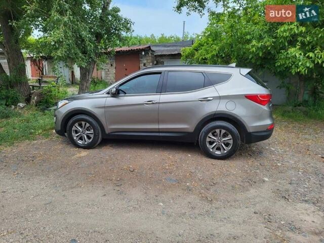 Хендай Санта Фе 2015 в Кривом Роге на Automoto.ua Серый Хендай Санта Фе, объемом двигателя 2.4 л и пробегом 192 тыс. км за 15650 $, фото 2 на Automoto.ua
