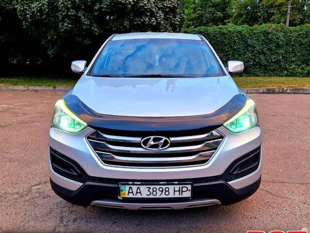 Серый Хендай Санта Фе, объемом двигателя 2.4 л и пробегом 200 тыс. км за 14000 $, фото 1 на Automoto.ua