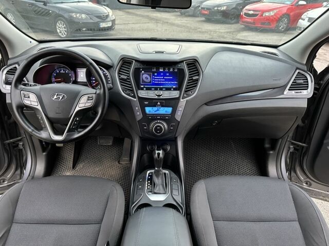 Серый Хендай Санта Фе, объемом двигателя 2.4 л и пробегом 147 тыс. км за 17399 $, фото 12 на Automoto.ua