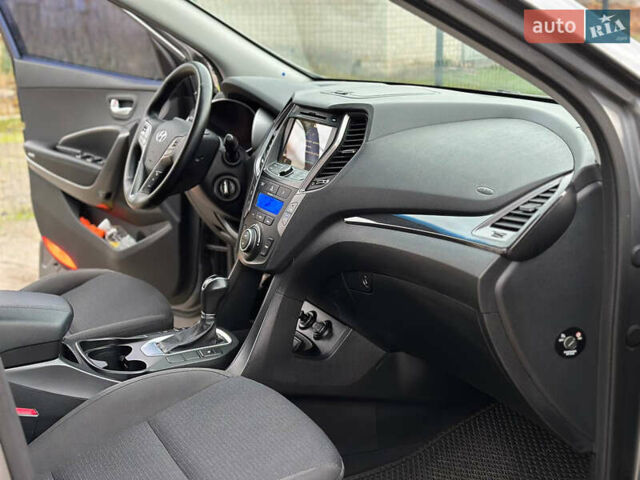 Сірий Хендай Санта Фе, об'ємом двигуна 2.4 л та пробігом 147 тис. км за 17400 $, фото 22 на Automoto.ua