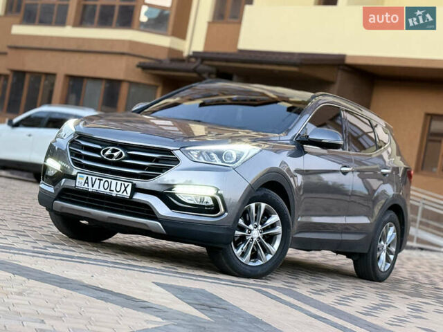 Серый Хендай Санта Фе, объемом двигателя 2 л и пробегом 207 тыс. км за 18500 $, фото 14 на Automoto.ua