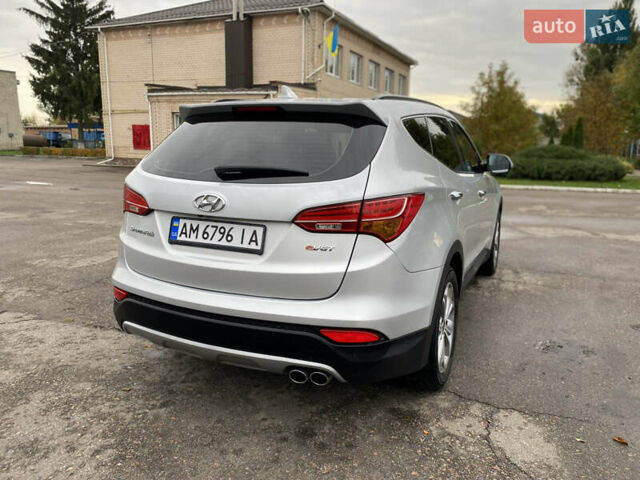 Серый Хендай Санта Фе, объемом двигателя 2 л и пробегом 153 тыс. км за 17500 $, фото 2 на Automoto.ua