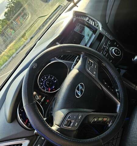 Сірий Хендай Санта Фе, об'ємом двигуна 2 л та пробігом 180 тис. км за 16500 $, фото 8 на Automoto.ua