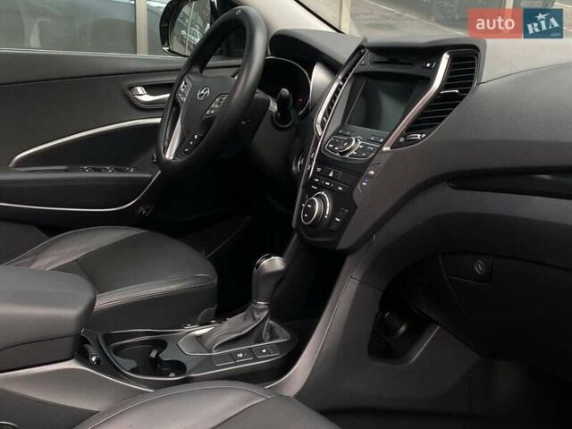 Серый Хендай Санта Фе, объемом двигателя 2.2 л и пробегом 141 тыс. км за 19900 $, фото 23 на Automoto.ua