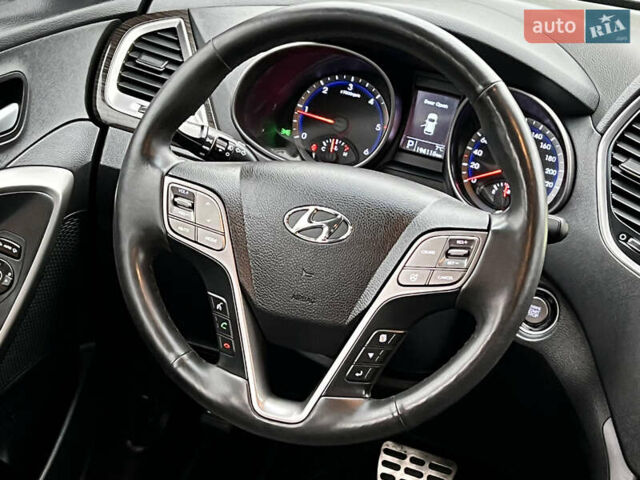 Серый Хендай Санта Фе, объемом двигателя 2 л и пробегом 194 тыс. км за 17900 $, фото 3 на Automoto.ua