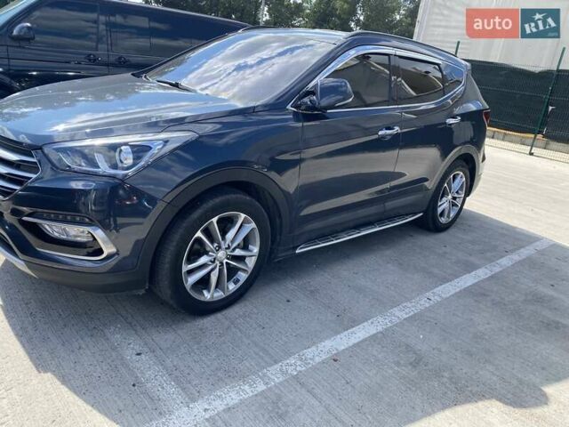 Серый Хендай Санта Фе, объемом двигателя 2 л и пробегом 250 тыс. км за 18000 $, фото 5 на Automoto.ua