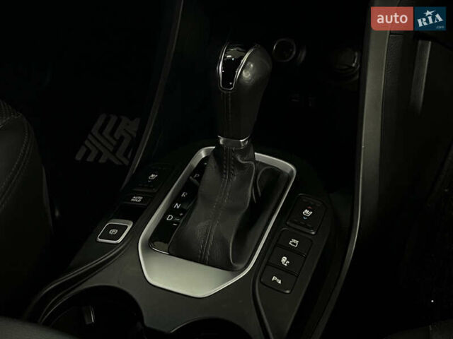 Сірий Хендай Санта Фе, об'ємом двигуна 2.2 л та пробігом 130 тис. км за 18300 $, фото 13 на Automoto.ua
