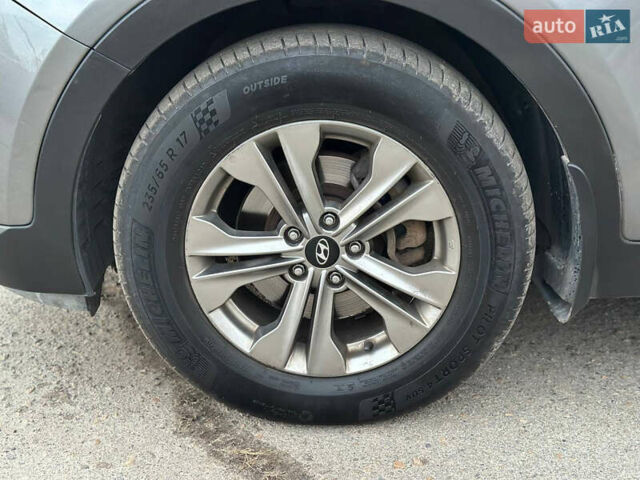 Сірий Хендай Санта Фе, об'ємом двигуна 2.4 л та пробігом 147 тис. км за 17400 $, фото 41 на Automoto.ua