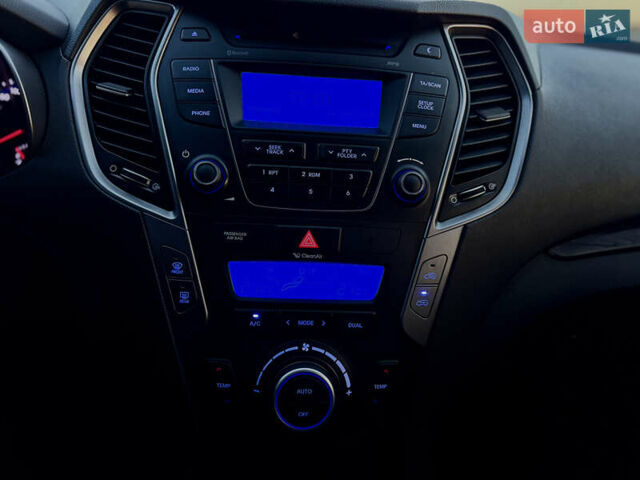 Сірий Хендай Санта Фе, об'ємом двигуна 2.2 л та пробігом 150 тис. км за 17800 $, фото 100 на Automoto.ua