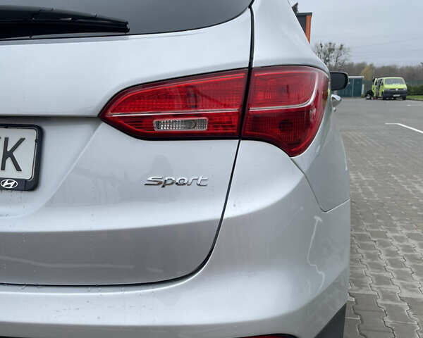 Серый Хендай Санта Фе, объемом двигателя 2.36 л и пробегом 183 тыс. км за 13800 $, фото 16 на Automoto.ua