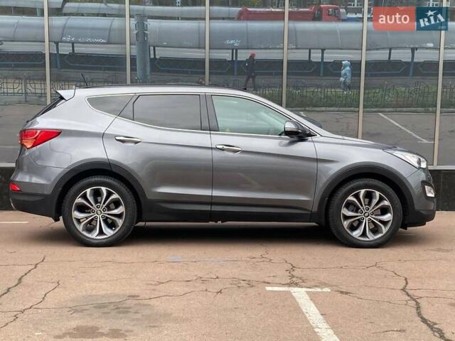Серый Хендай Санта Фе, объемом двигателя 2.2 л и пробегом 141 тыс. км за 19900 $, фото 6 на Automoto.ua