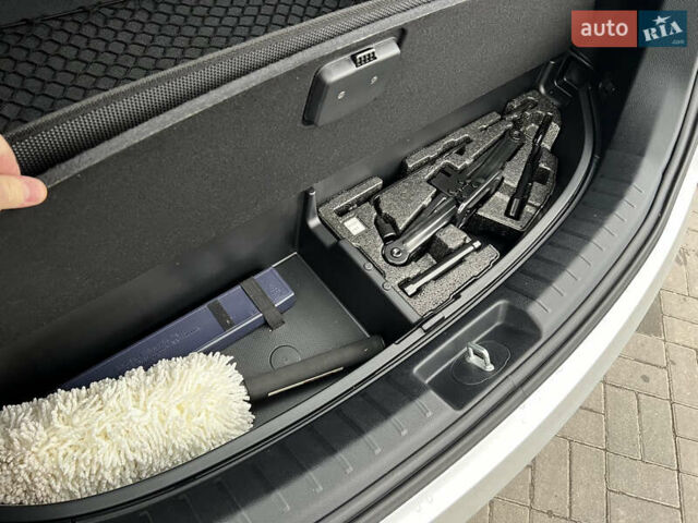 Серый Хендай Санта Фе, объемом двигателя 2 л и пробегом 194 тыс. км за 17900 $, фото 41 на Automoto.ua