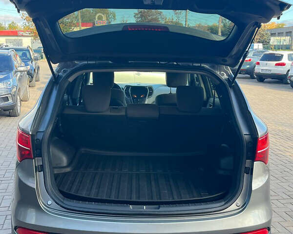 Хендай Санта Фе 2015 в Кривом Роге на Automoto.ua Серый Хендай Санта Фе, объемом двигателя 2.36 л и пробегом 159 тыс. км за 14500 $, фото 6 на Automoto.ua