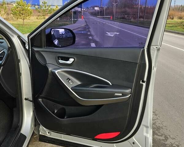 Сірий Хендай Санта Фе, об'ємом двигуна 2 л та пробігом 164 тис. км за 18800 $, фото 25 на Automoto.ua