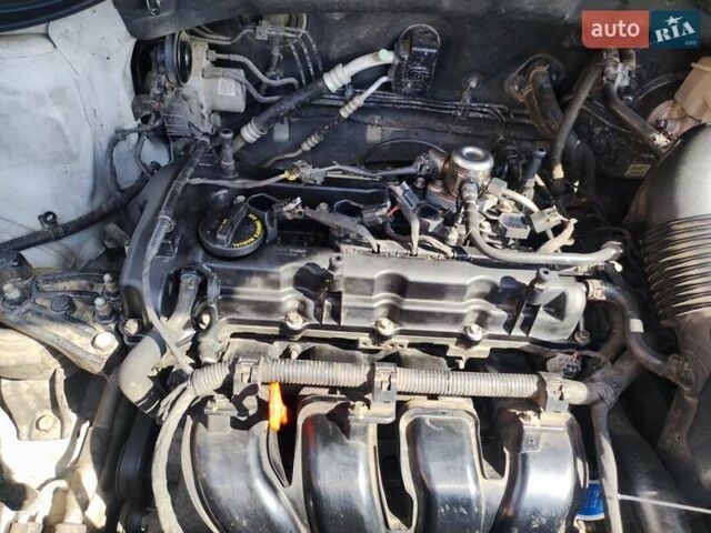 Серый Хендай Санта Фе, объемом двигателя 2.36 л и пробегом 200 тыс. км за 13600 $, фото 19 на Automoto.ua