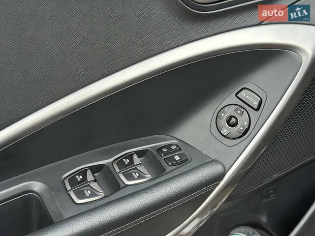 Сірий Хендай Санта Фе, об'ємом двигуна 2.4 л та пробігом 147 тис. км за 17400 $, фото 16 на Automoto.ua