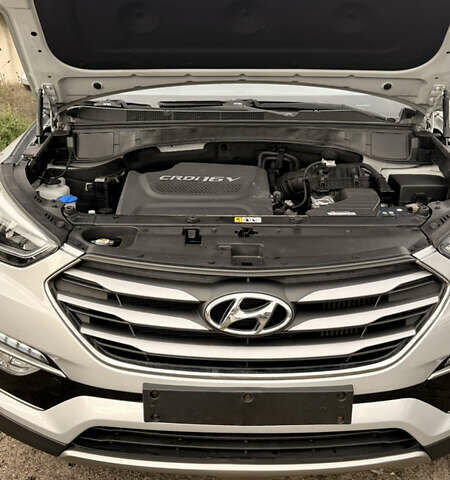 Серый Хендай Санта Фе, объемом двигателя 2 л и пробегом 126 тыс. км за 19000 $, фото 27 на Automoto.ua