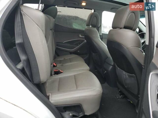 Серый Хендай Санта Фе, объемом двигателя 2.36 л и пробегом 150 тыс. км за 2200 $, фото 10 на Automoto.ua