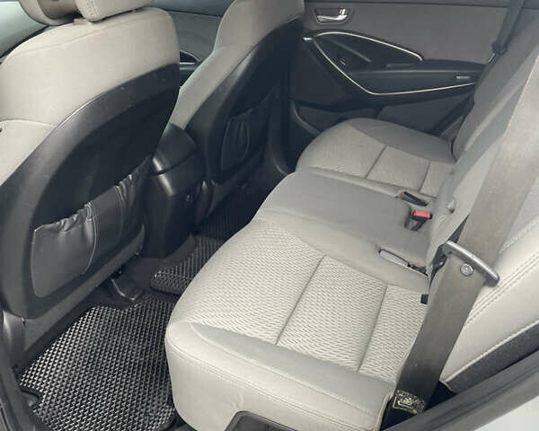 Серый Хендай Санта Фе, объемом двигателя 2.36 л и пробегом 183 тыс. км за 13800 $, фото 52 на Automoto.ua