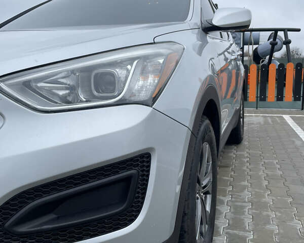 Серый Хендай Санта Фе, объемом двигателя 2.36 л и пробегом 183 тыс. км за 13800 $, фото 19 на Automoto.ua