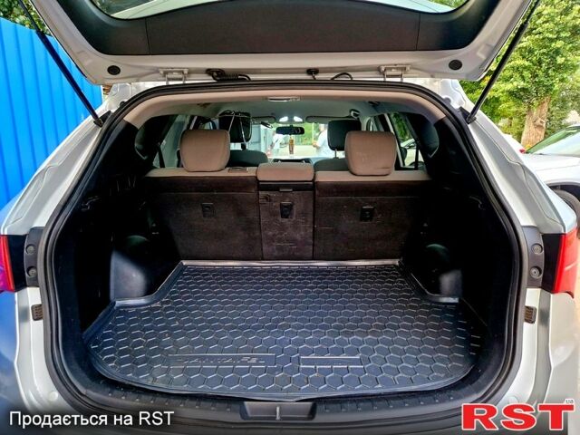 Серый Хендай Санта Фе, объемом двигателя 2.4 л и пробегом 200 тыс. км за 14000 $, фото 8 на Automoto.ua