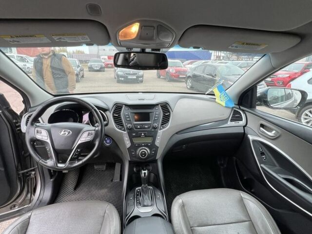 Серый Хендай Санта Фе, объемом двигателя 2.4 л и пробегом 156 тыс. км за 13800 $, фото 8 на Automoto.ua