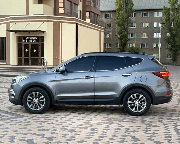 Серый Хендай Санта Фе, объемом двигателя 2 л и пробегом 207 тыс. км за 18500 $, фото 5 на Automoto.ua